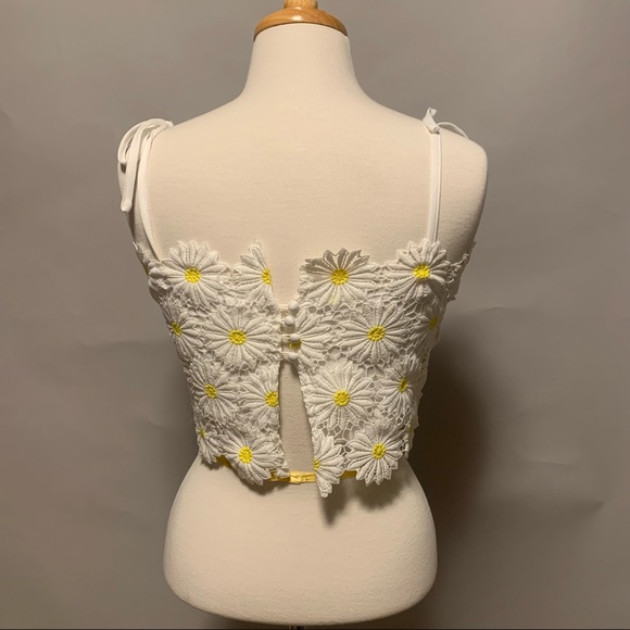 Daisy Crop Top - Picture 3 of 5